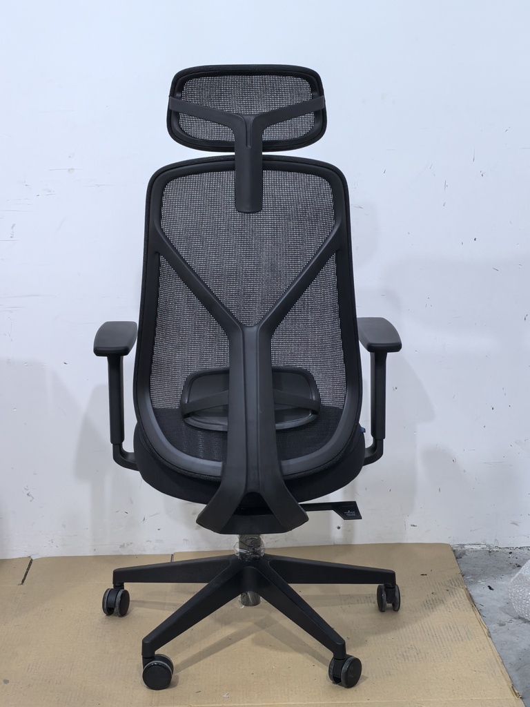 SILLA DE OFICINA EJECUTIVA NOLAN 6243A CON CABECERA (RESPALDO NEGRO, ASIENTO NEGRO)