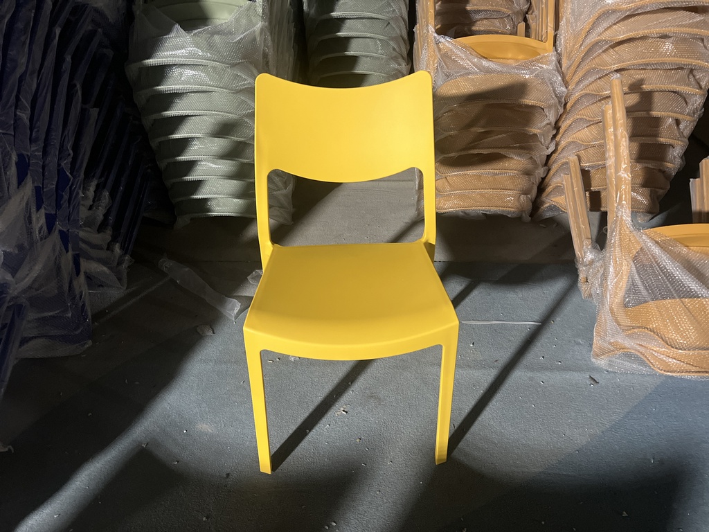 SILLA ANDY COMEDOR COLOR AMARLLIO