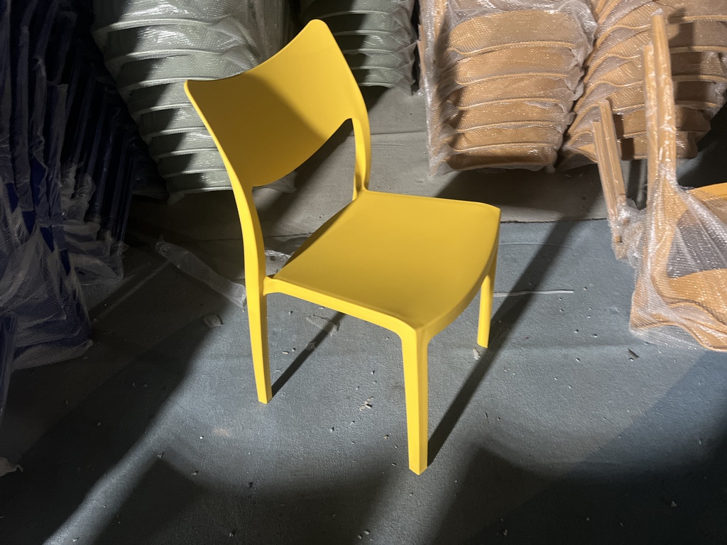 SILLA ANDY COMEDOR COLOR AMARLLIO